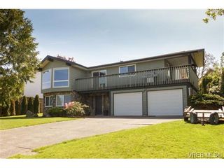 Main Photo: 4261 Thornhill Cres in VICTORIA: SE Lambrick Park House for sale (Saanich East)  : MLS®# 728863