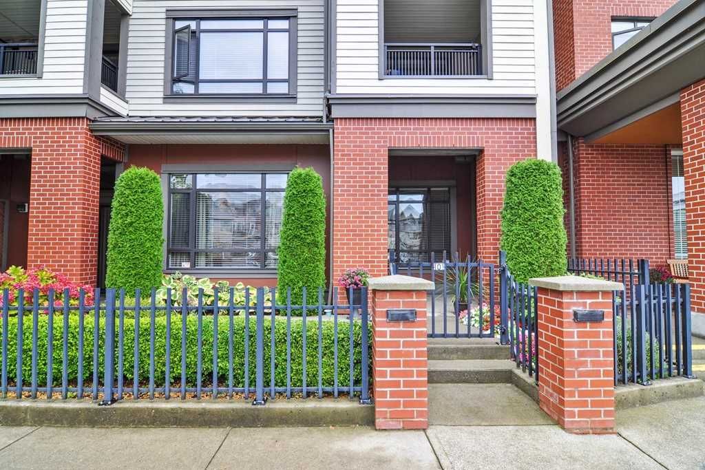Main Photo: 101 8880 202 Street in Langley: Walnut Grove Condo for sale in "The Residences" : MLS®# R2420423
