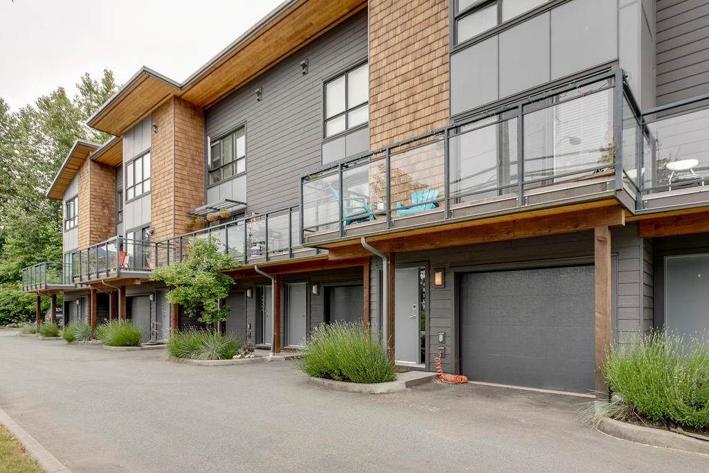 Main Photo: 40160 GOVERNMENT ROAD in Squamish: Garibaldi Estates Townhouse for sale : MLS®# R2281164