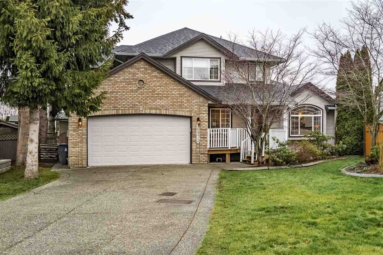 Main Photo: 16973 60A AVENUE in : Cloverdale BC House for sale : MLS®# R2361966