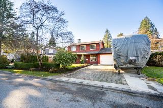 Photo 3: 12449 SKILLEN Street in Maple Ridge: Northwest Maple Ridge House for sale in "Chilcotin Park" : MLS®# R2835196