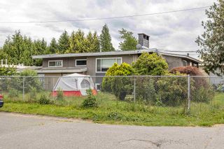 Photo 3: 9018 - 9022 GARDEN Street in Chilliwack: Chilliwack E Young-Yale House for sale in "Garden City Park" : MLS®# R2586092