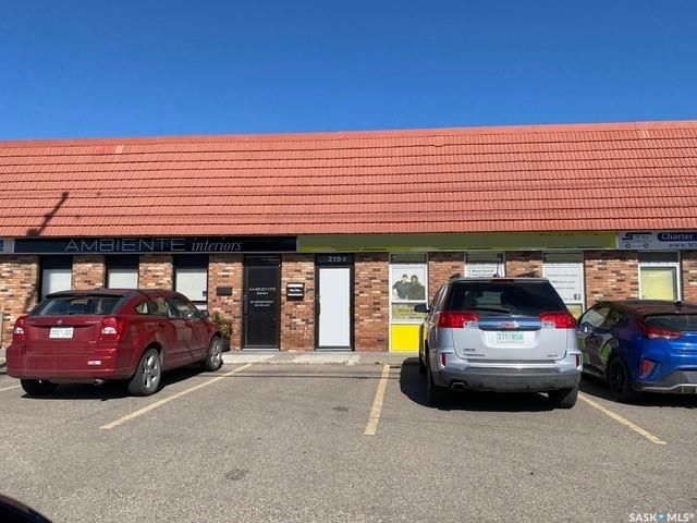Main Photo: 210 4th Avenue East in Regina: Eastview RG Commercial for lease : MLS®# SK946362