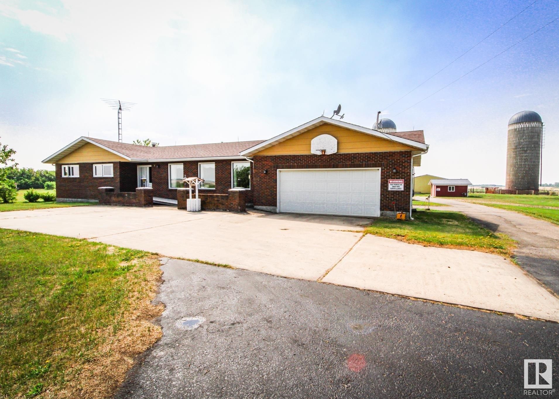 Main Photo: 10223 HWY 29: Rural St. Paul County House for sale : MLS®# E4343206
