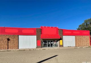 Photo 1: 105 6th Avenue West in Gravelbourg: Commercial for sale : MLS®# SK922833