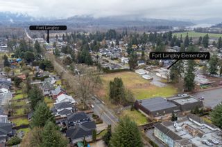 Photo 4: 22948 88 Avenue in Langley: Fort Langley House for sale : MLS®# R2857923