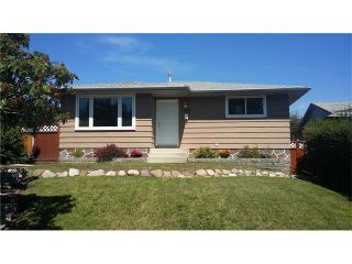 Photo 1: 136 Dover Ridge Bay SE in Calgary: Dover Glen House for sale : MLS®# C4024138