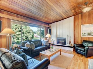 Photo 2: 3347 Dundonald Rd in Colwood: Co Wishart South House for sale : MLS®# 932089