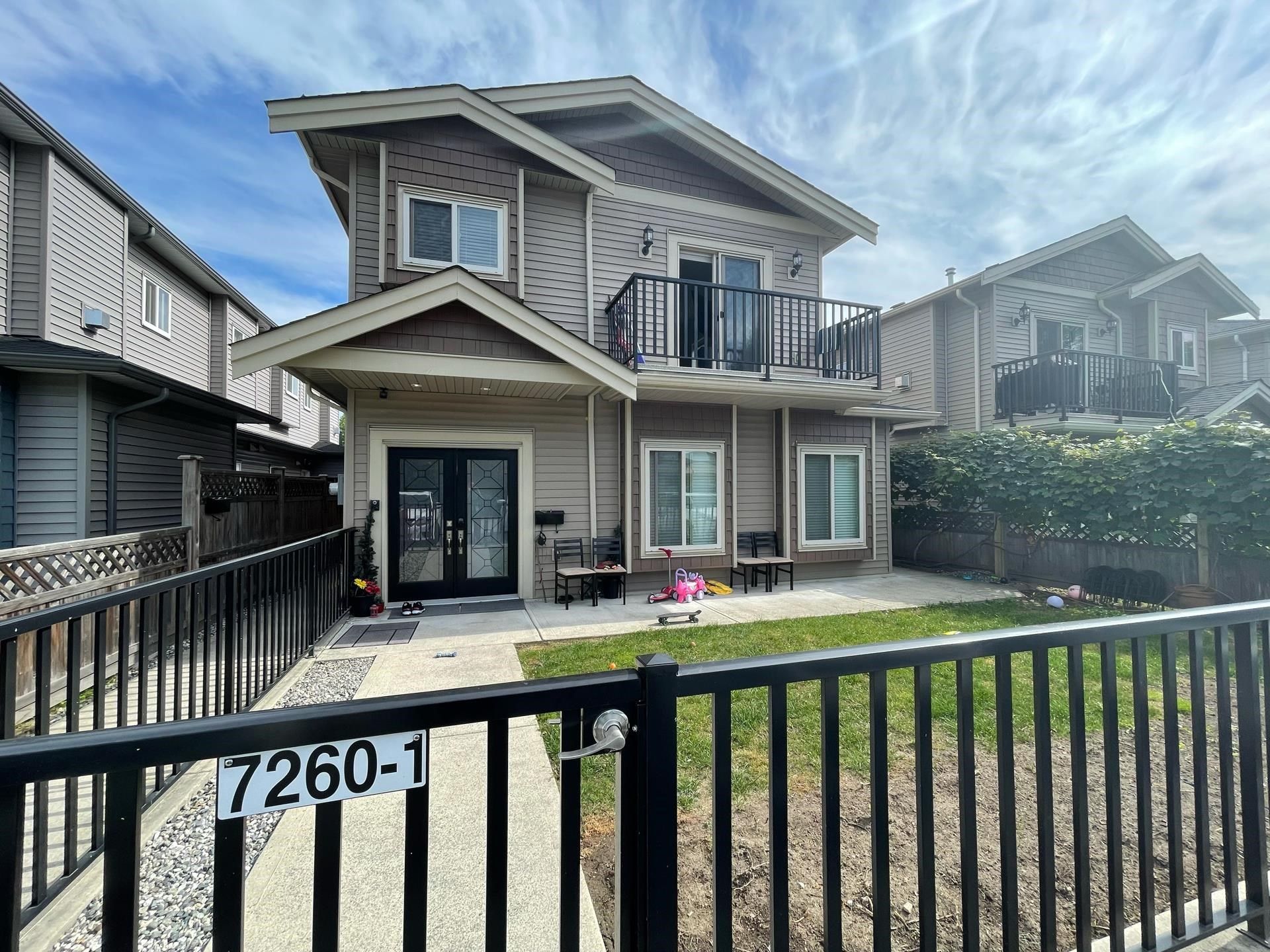 Main Photo: 1 7260 11TH Avenue in Burnaby: Edmonds BE 1/2 Duplex for sale (Burnaby East)  : MLS®# R2612767