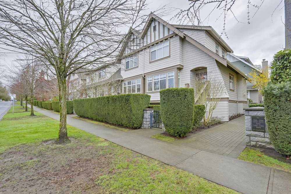 Main Photo: 5372 LARCH Street in Vancouver: Kerrisdale Townhouse for sale in "LARCHWOOD" (Vancouver West)  : MLS®# R2239584