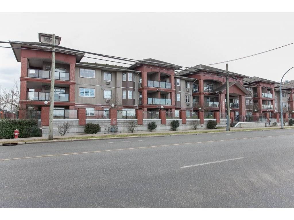 Main Photo: 215 19774 56 Avenue in Langley: Langley City Condo for sale in "MADISON STATION" : MLS®# R2224213