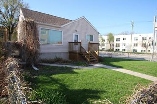 Photo 4: 400 St Mary's Road in Winnipeg: St Vital Residential for sale (2D)  : MLS®# 202313367