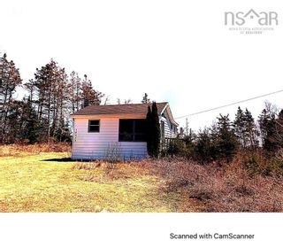 Photo 1: 18052 Highway 7 in Popes Harbour: 35-Halifax County East Residential for sale (Halifax-Dartmouth)  : MLS®# 202308435