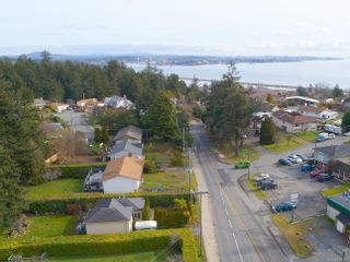 Photo 1: 380 Lagoon Rd in Colwood: Co Lagoon House for sale : MLS®# 867063
