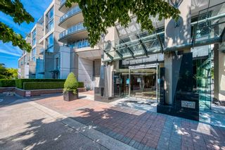 Photo 3: 705 1383 MARINASIDE Crescent in Vancouver: Yaletown Condo for sale in "COLUMBUS" (Vancouver West)  : MLS®# R2594508