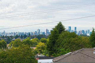 Photo 4: 3810 PENDER STREET in Burnaby North: Home for sale : MLS®# R2095251