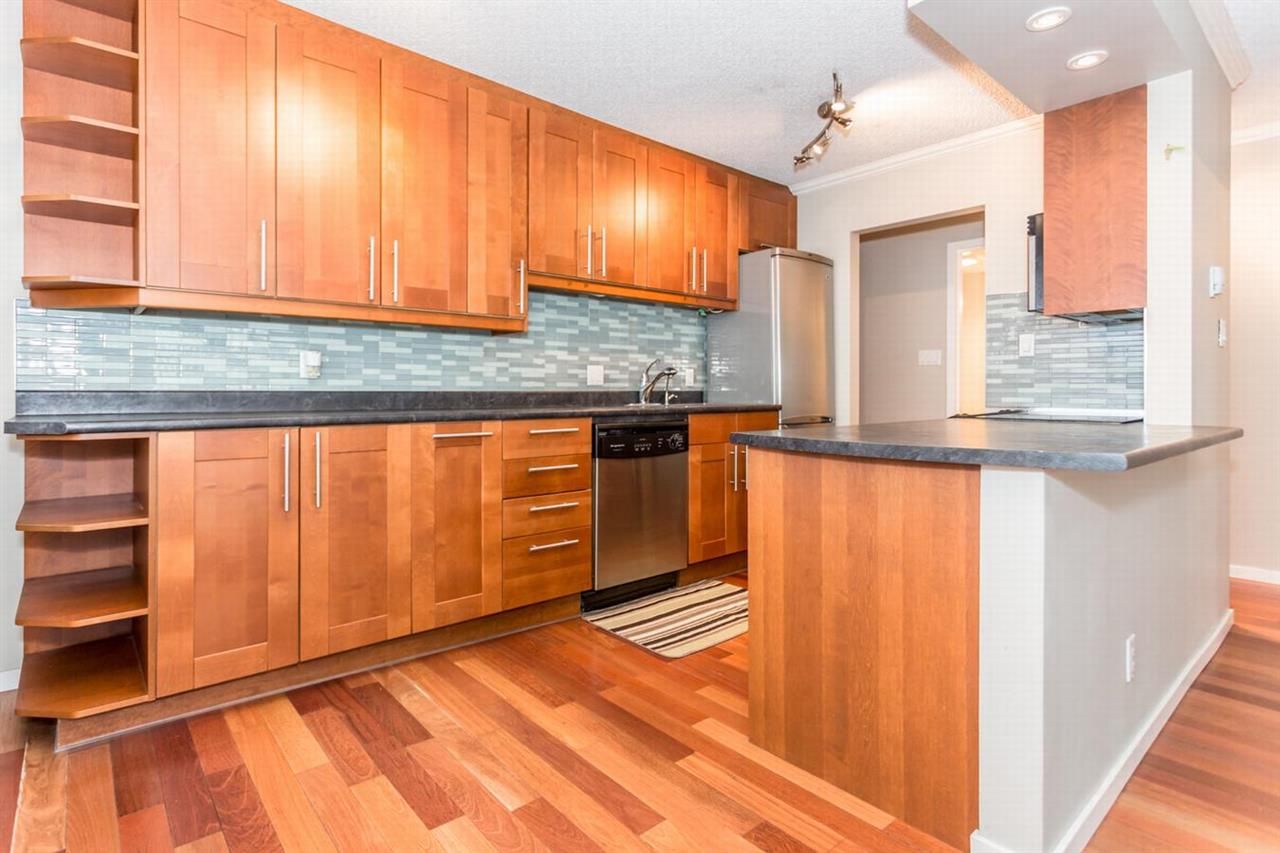 Photo 5: Photos: 202 270 W 1ST Street in North Vancouver: Lower Lonsdale Condo for sale in "DORSET MANOR" : MLS®# R2113600