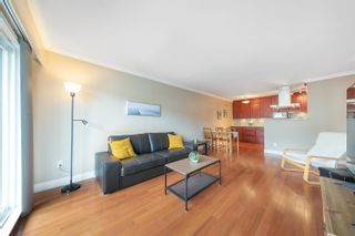 Photo 3: 211 2025 W 2ND Avenue in Vancouver: Kitsilano Condo for sale in "THE SEABREEZE" (Vancouver West)  : MLS®# R2754995