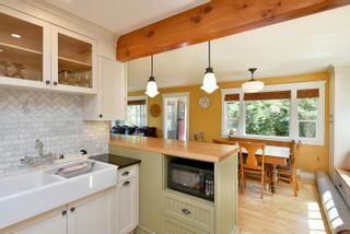Photo 10: 317 HEADLANDS Road in Gibsons: Gibsons & Area House for sale in "LOWER GIBSONS" (Sunshine Coast)  : MLS®# R2715154