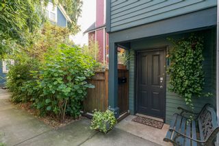 Photo 1: 849 KEEFER STREET in Vancouver: Mount Pleasant VE Townhouse for sale (Vancouver East)  : MLS®# R2204383
