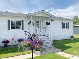 Photo 1: 2198 GOLDEN POND Road in Quesnel: Quesnel - Town Manufactured Home for sale in "ASHLAND MEADOWS" : MLS®# R2895154