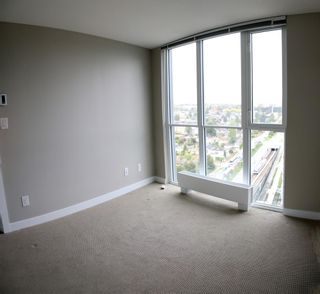 Photo 5: 1806 488 SW MARINE Drive in Vancouver: Marpole Condo for sale in "MARINE GATEWAY NORTH TOWER" (Vancouver West)  : MLS®# R2114592