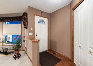 Photo 3: 226 Sceptre Close NW in Calgary: Scenic Acres Detached for sale : MLS®# A2048485
