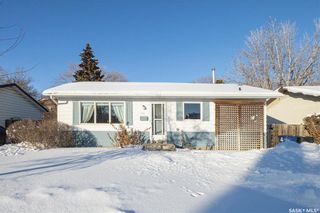 Main Photo: 122 Forrester Road in Saskatoon: Fairhaven Residential for sale : MLS®# SK917291