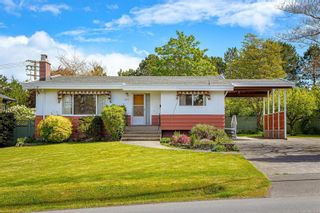 Photo 1: 4051 Cedar Hill Cross Rd in Saanich: SE Lake Hill House for sale (Saanich East)  : MLS®# 963014