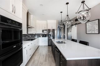 Photo 5: 211 Joynson Crescent in Winnipeg: Charleswood Residential for sale (1H)  : MLS®# 202329802