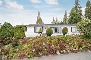 Photo 1: 566 YALE Road in Port Moody: College Park PM House for sale : MLS®# R2147740