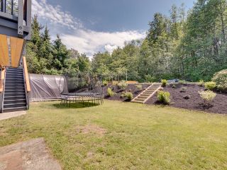 Photo 3: 1454 MAPLE Crescent in Squamish: Brackendale House for sale : MLS®# R2695511