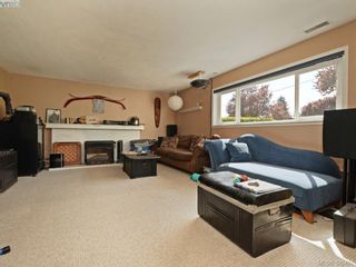 Photo 18: 1075 Gosper Cres in VICTORIA: Es Kinsmen Park House for sale (Esquimalt)  : MLS®# 788714
