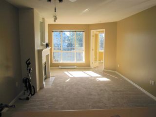 Photo 3: 403 12207 224 Street in Maple Ridge: West Central Condo for sale in "THE EVERGREEN" : MLS®# R2032859