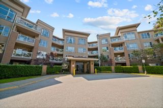Photo 2: 214 2559 PARKVIEW Lane in Port Coquitlam: Central Pt Coquitlam Condo for sale in "THE CRESCENT" : MLS®# R2787908