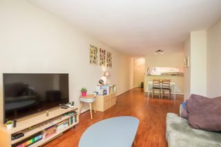 Photo 4: 302 500 W 10TH Avenue in Vancouver: Fairview VW Condo for sale in "Cambridge Court" (Vancouver West)  : MLS®# R2781432