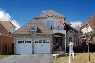 Photo 1: 134 Mackey Drive in Whitby: Lynde Creek House (Bungaloft) for sale : MLS®# E3442231