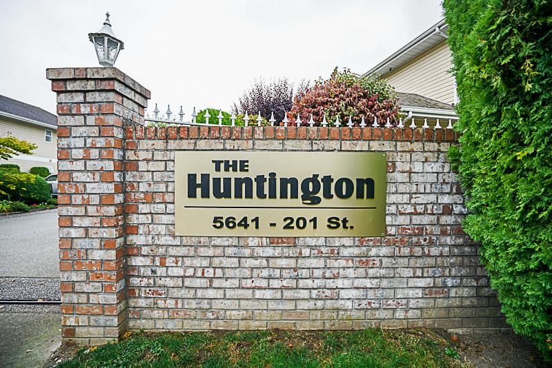 Main Photo: 107 5641 201 Street in Langley: Langley City Townhouse for sale in "Huntington" : MLS®# R2222255