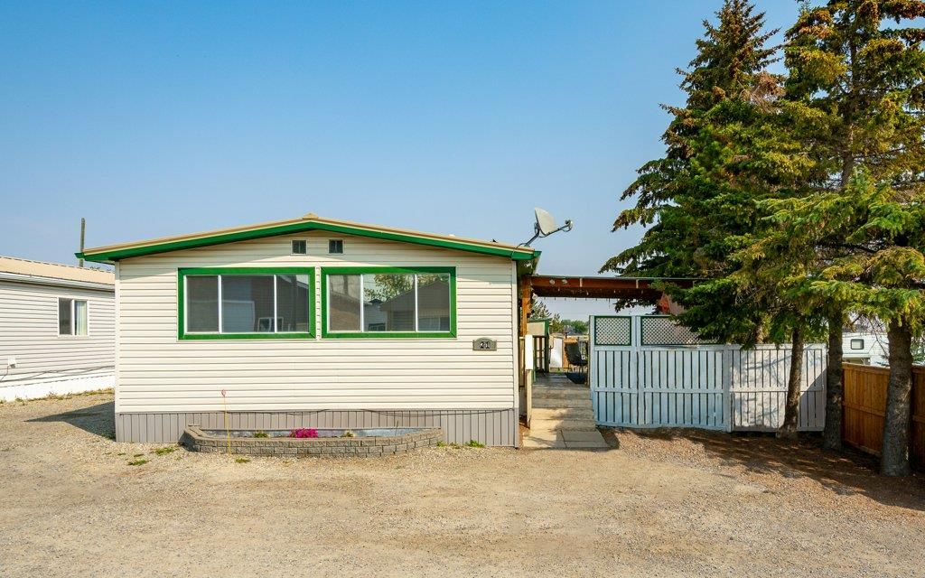Main Photo: 21 Park Road: Carstairs Mobile for sale : MLS®# A2001443