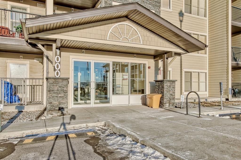 Main Photo: 1205 625 Glenbow Drive: Cochrane Apartment for sale : MLS®# A2012595