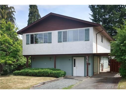 Main Photo: 3141 Blackwood St in VICTORIA: Vi Mayfair House for sale (Victoria)  : MLS®# 734623