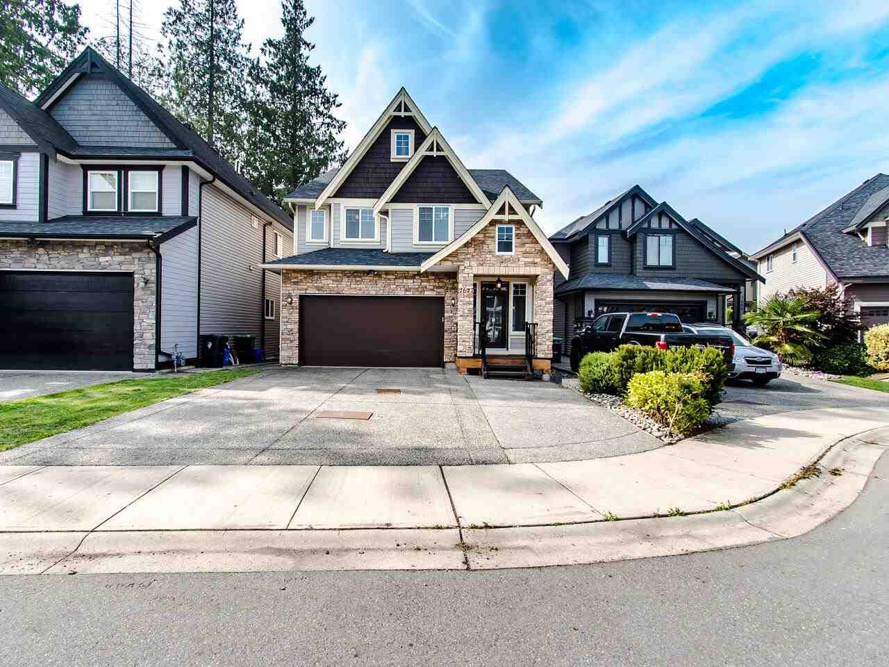 Main Photo: 7677 210 Street in Langley: Willoughby Heights House for sale in "Yorkson" : MLS®# R2499191