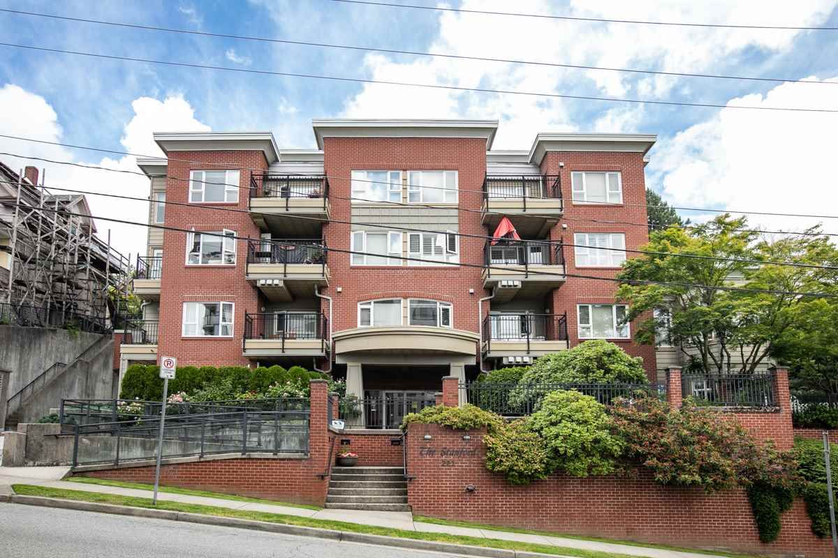 Main Photo: 203 221 ELEVENTH Street in New Westminster: Uptown NW Condo for sale in "THE STANDFORD" : MLS®# R2464759