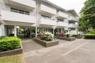 Photo 25: 205 707 EIGHTH Street in New Westminster: Uptown NW Condo for sale in "The Diplomat" : MLS®# R2273026