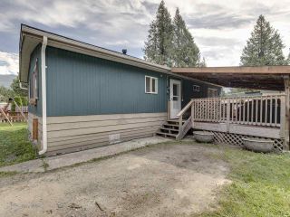 Photo 2: 176 1830 MAMQUAM Road in Squamish: Garibaldi Estates Manufactured Home for sale in "Timbertown Mobile Park" : MLS®# R2489156