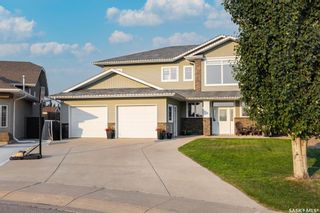 Photo 2: 310 Lakeridge Drive in Warman: Residential for sale : MLS®# SK937039