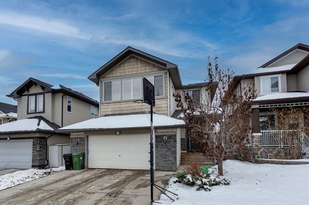 Main Photo: 512 Cresthaven Place SW in Calgary: Crestmont Detached for sale : MLS®# A2016115