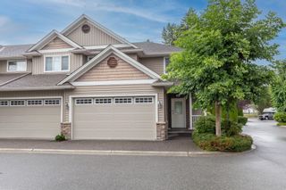 Photo 1: 11 32849 EGGLESTONE Avenue in Mission: Mission BC Townhouse for sale in "CEDAR VALLEY ESTATE" : MLS®# R2745850