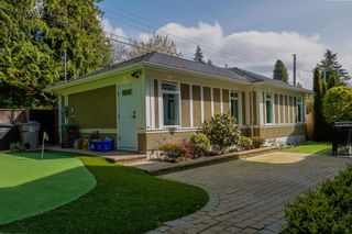 Photo 3: 2843 W 44TH Avenue in Vancouver: Kerrisdale House for sale (Vancouver West)  : MLS®# R2773760