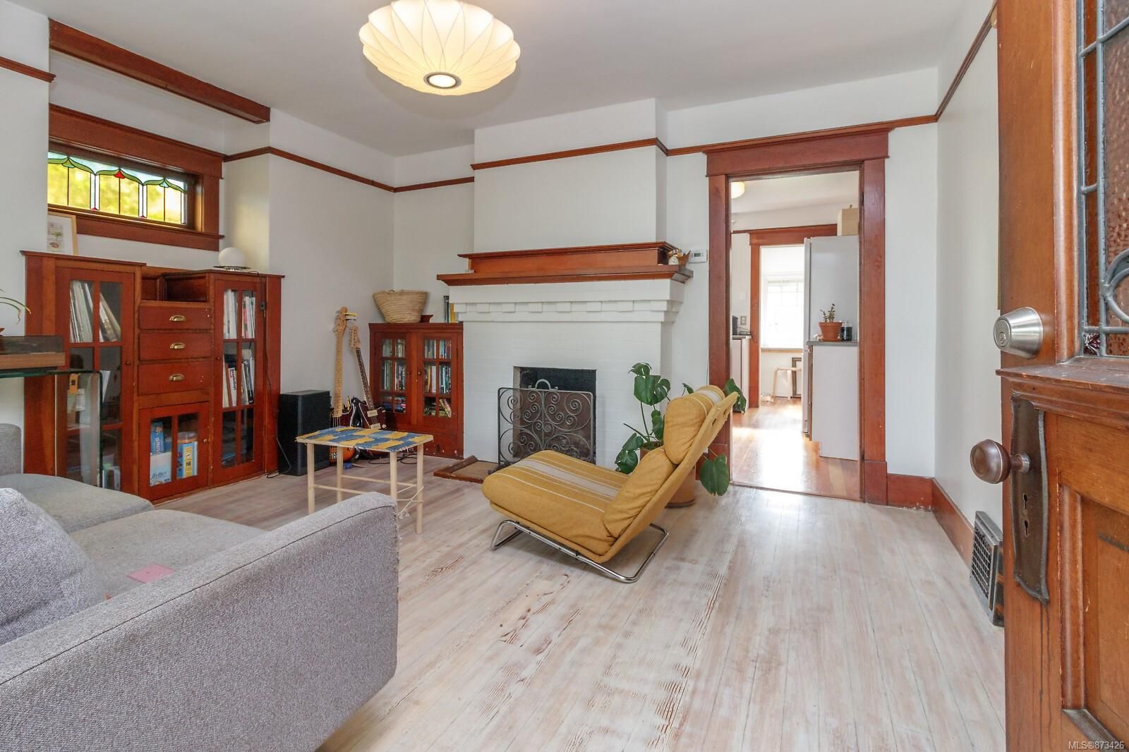 Photo 5: Photos: 1651 Oakland Ave in Victoria: Vi Oaklands House for sale : MLS®# 873426